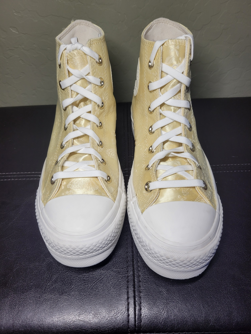 Converse Chuck Taylor All Star High Top"Golden Butterfly" Sneakers WM Size 8.